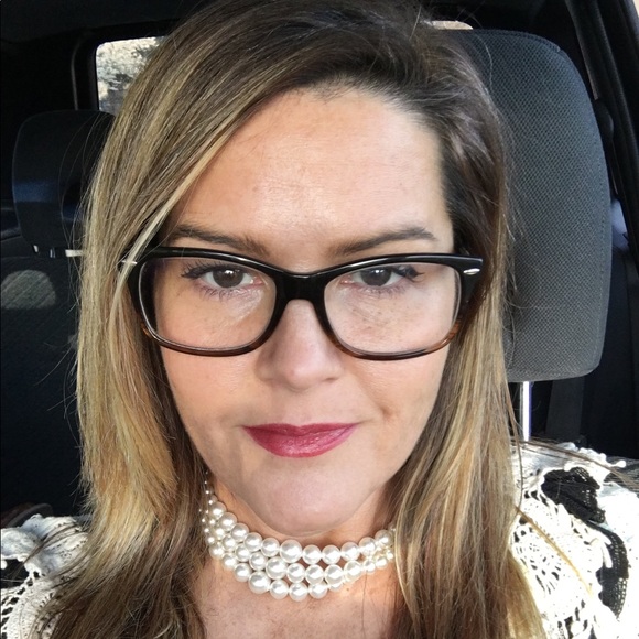 Meet your Posher, Anmaree - Picture 2 of 2